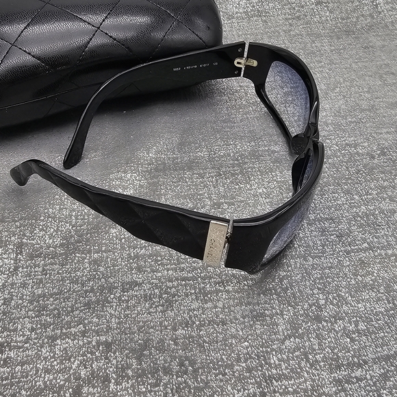 Chanel Black Slim Sunglasses with Textured sided - Picture 2 of 6